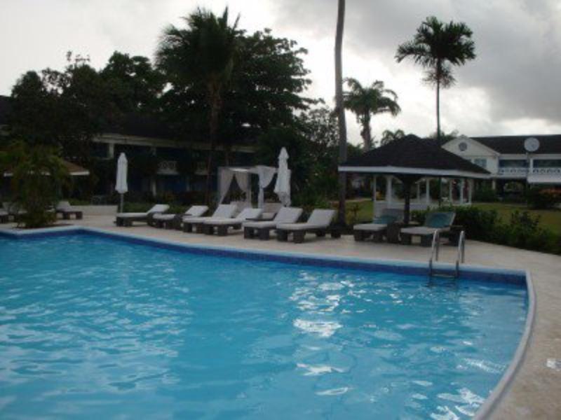 Starfish Discovery Bay Holetown Exterior foto