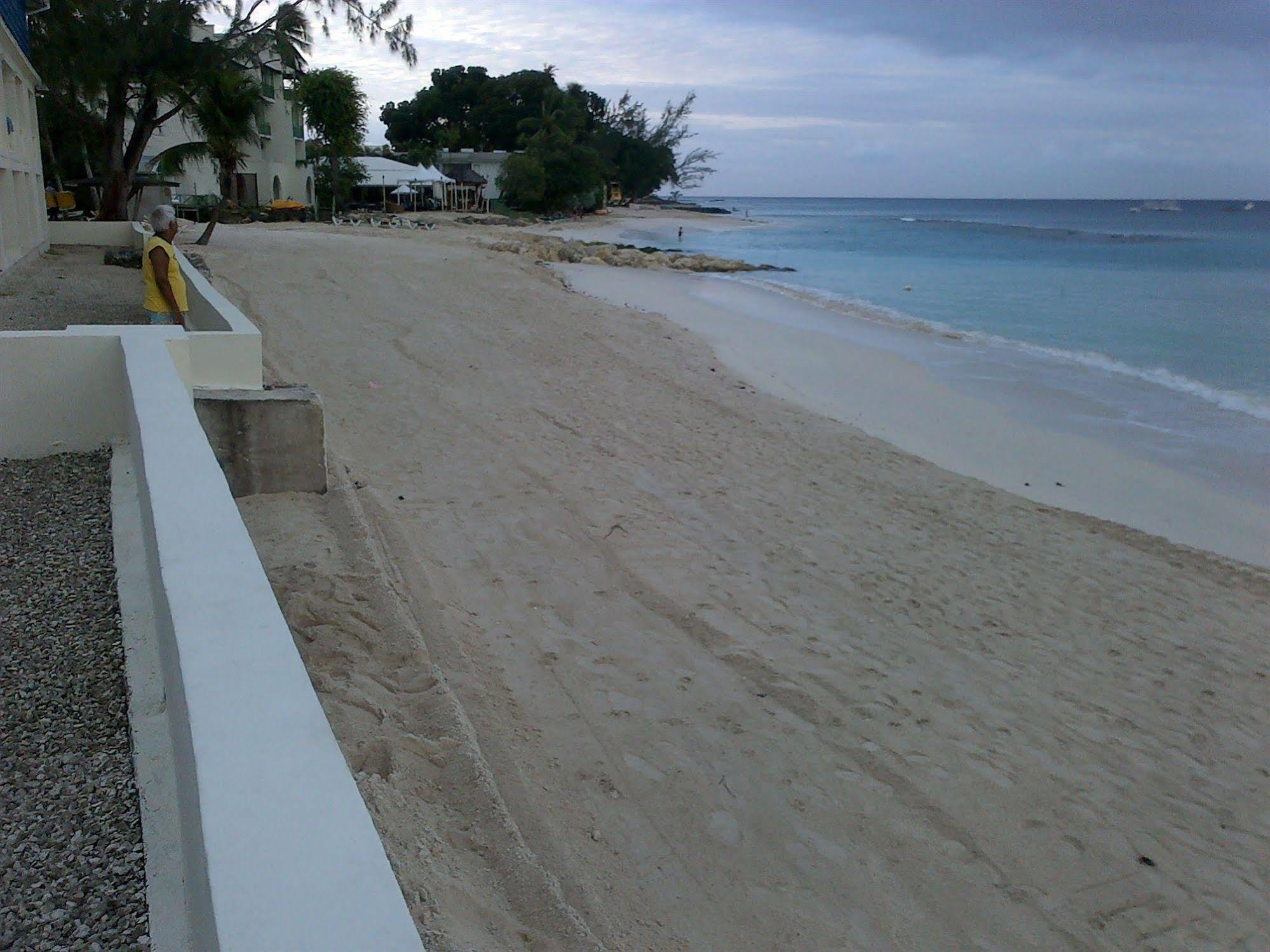Starfish Discovery Bay Holetown Exterior foto
