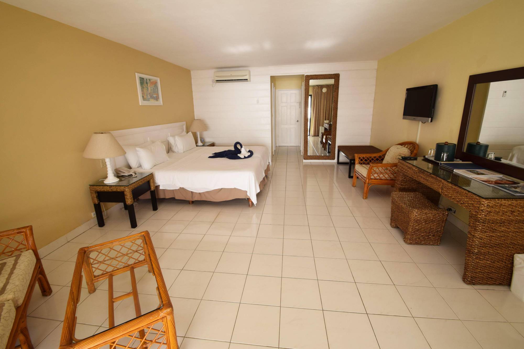 Starfish Discovery Bay Holetown Exterior foto
